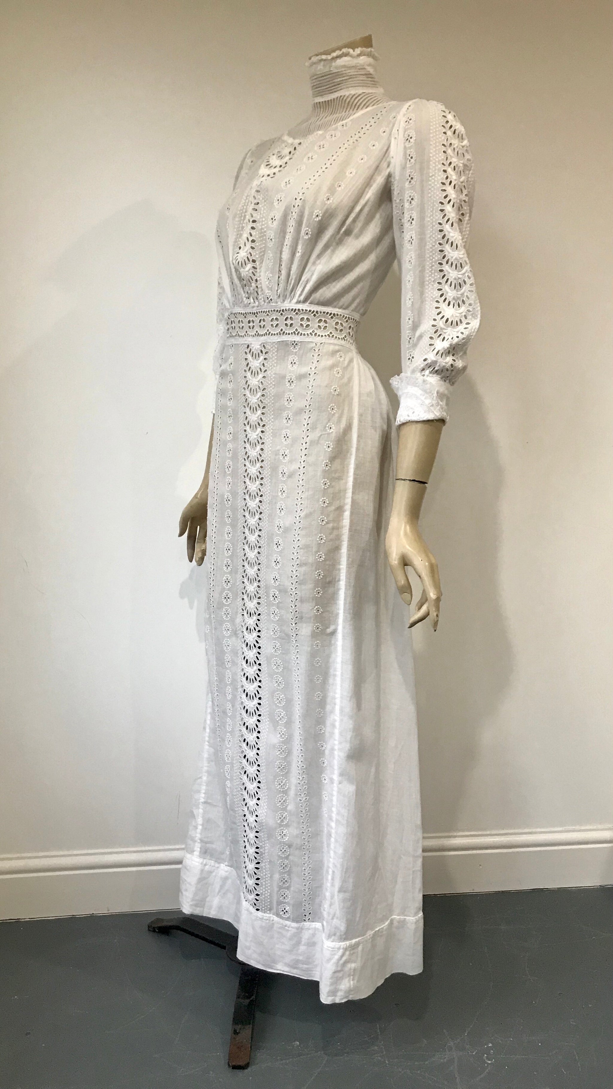 Antique 1910s Edwardian whitework cotton lawn dress or tea gown