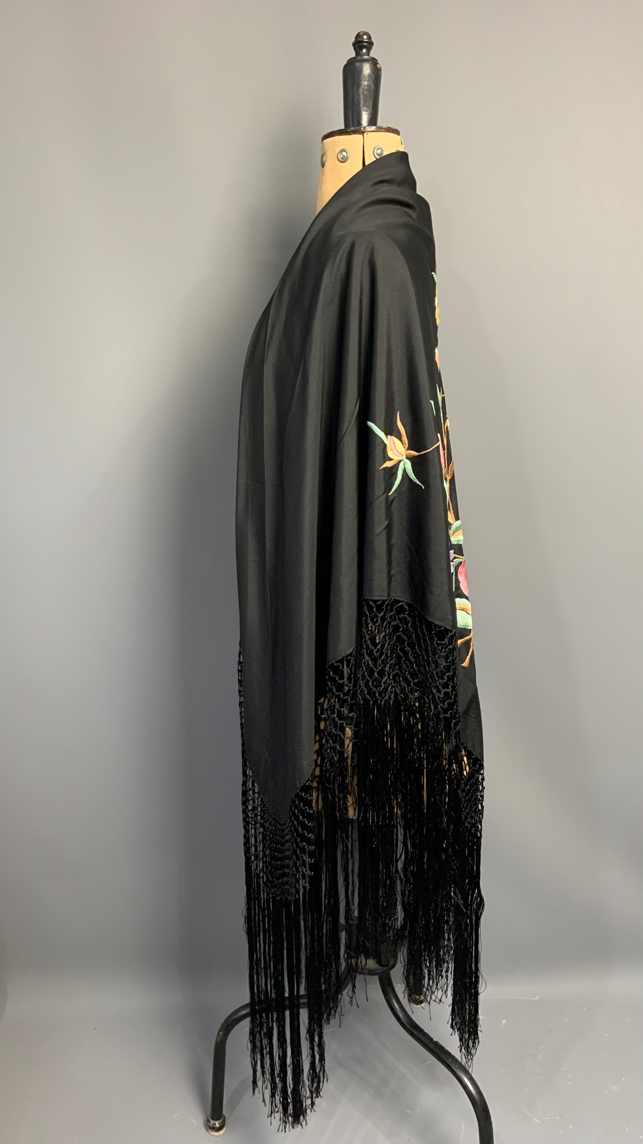 black piano shawl
